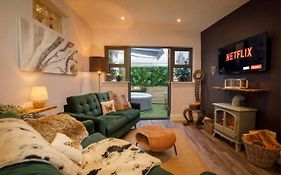 The Holgate Hideaway With Hot Tub